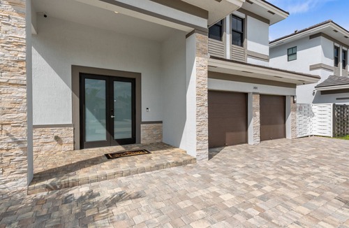 Kendall West Villa | 4BR/4BTH Miami Oasis: Stylish Retreat w/BBQ & Trampoline - Near Beach & Airport