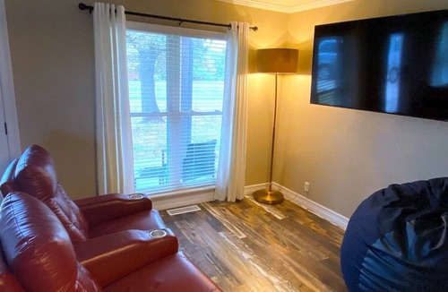 Hoyt House | 4BR Lakefront Home w/ a view! -Sleeps 9