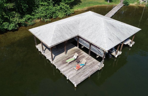 Mineral House | 5BR, 4.5BA w/lrg dock, internet up to 1 gigabit, beds made prior to arrival.