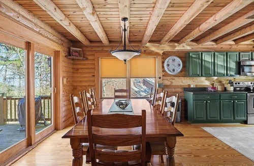 McGaheysville House | 5BR MOUNTAIN LODGE: 2MIN TO SLOPES, ARCADES FOOSBALL, GOLF WATERPARK, SLEEPS S14