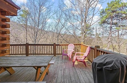 McGaheysville House | 5BR MOUNTAIN LODGE: 2MIN TO SLOPES, ARCADES FOOSBALL, GOLF WATERPARK, SLEEPS S14
