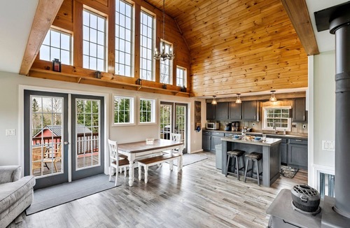Rangeley House | 5BR Rangeley Cabin w/Cozy Patio + Hot Tub