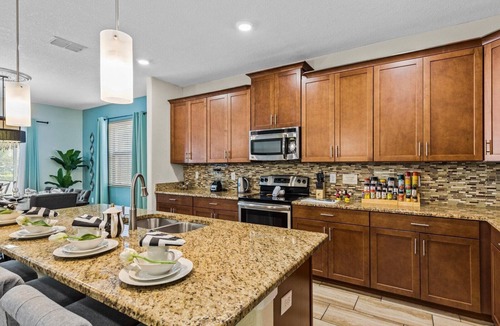 Loughman Villa | 6 BR Villa w/Private Pool + Hot Tub + Lazy River in Gated Resort near Clubhouse