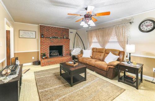 Allen House | 6 Mi to Salisbury: Forest-View Sanctuary!