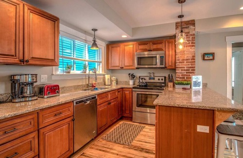 North Conway House | 92 Full House · Otter Ski Club/In Village/Hot Tub/Outdoor space