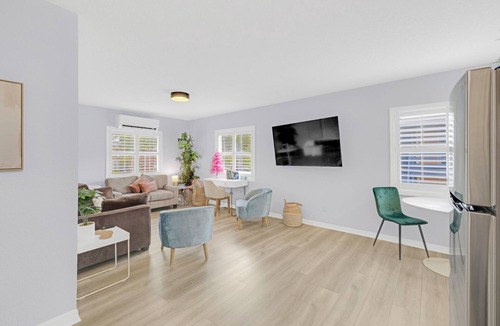 Southbank House | 921- Saddle Up San Marco, Spacious, Pets Ok, Large Living Space