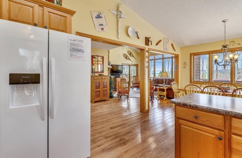 Timberline House | A beautiful view and lots of extras too! Super affordable lodging!