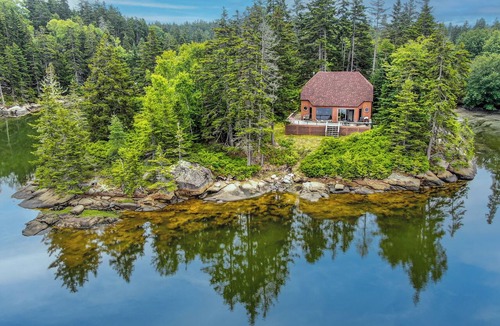 Vinalhaven Cottage | A True Escape: Island Sanctuary in Vinalhaven