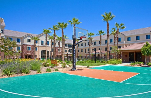 Palmdale Apartment | Accessible Studio Suite w/Bathtub, Palmdale