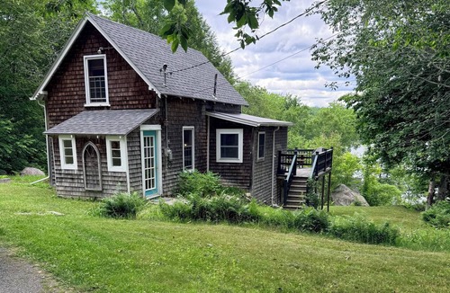 Dedham Cottage | Adorable private cottage with lake views and access.
