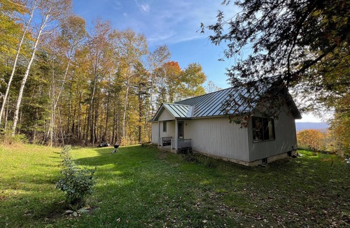 Greensboro Cottage | Affordable 2-Bedroom Cottage, Nearby Private Access to Caspian Lake