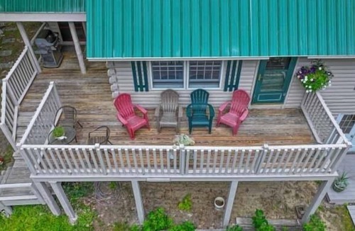Harrison House | All-Season Lakefront Retreat Private Sandy Beach, Dock, Sleeps 12
