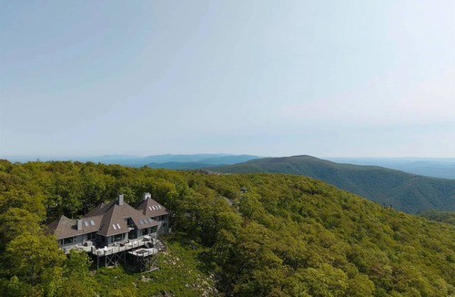 Nellysford Ski Chalet | Alpenglow- Amazing views, 5 Masters, 5600sf