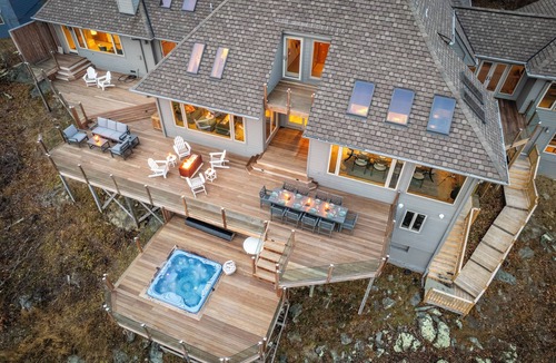 Nellysford Ski Chalet | Alpenglow- Amazing views, 5 Masters, 5600sf