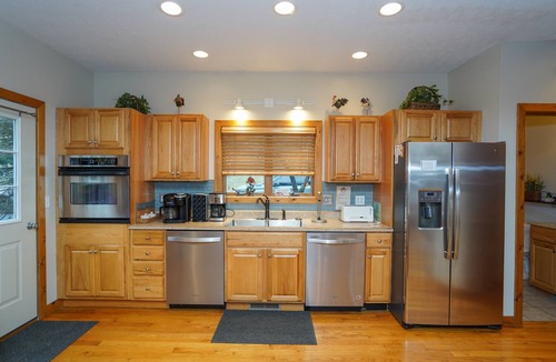 Thayerville House | AMAZING LAKE FRONT 7 BR Home, Hot Tub, Fire Pit, Dock, Pool Table, NEW FIRE PIT