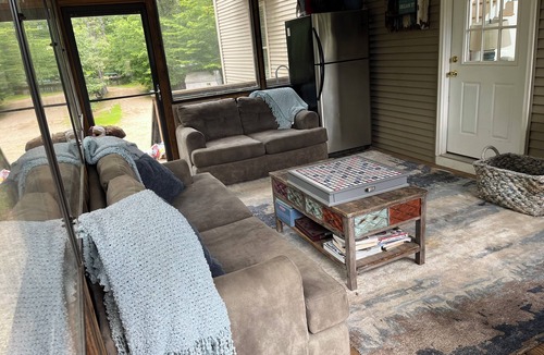 East Wakefield House | AMAZING LAKEFRONT HOUSE WITH PRIVATE DOCK, PRIVATE BEACH, 4 BEDROOMS, SLEEPS 12+