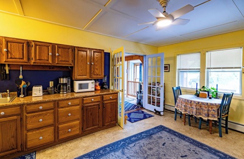 Shelburne Falls Bed & Breakfast | Amazing People & Pet-Welcoming Country Haven