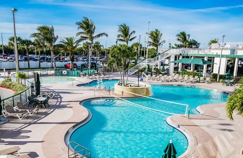 Cocoa Beach Resort | Amazing Resort on the Beach - 2 BD Ocean View
