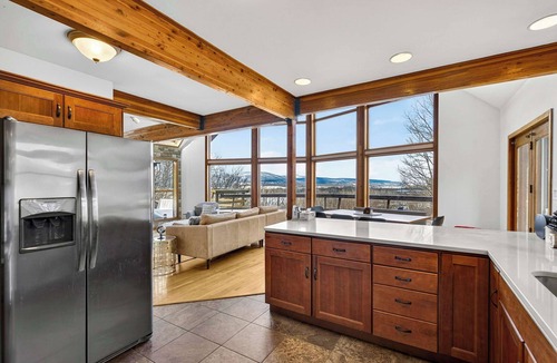 Moorefield Ski Chalet | Amazing Views, Hot Tub, Deck, FirePit & Game Room