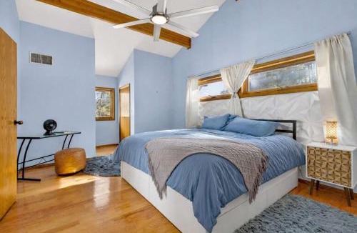Moorefield Ski Chalet | Amazing Views Hot Tub Deck FirePit & Game Room