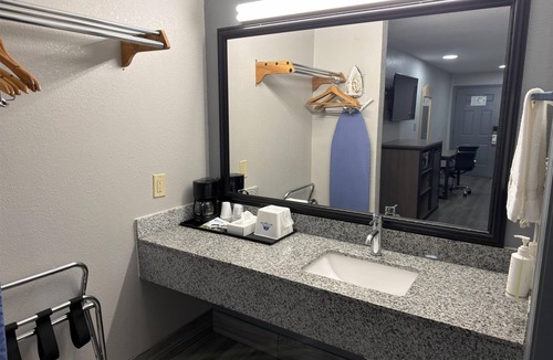 Cabot Hotel | Americas Best Value Inn Cabot