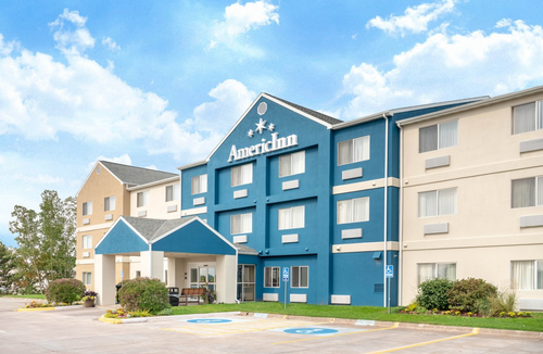 Duluth Hotel | AmericInn by Wyndham Duluth