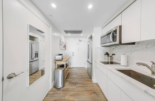 Coconut Grove Condo | Arya Hotel Studio Apartment Coconut Grove, Ocean View and Free Parking