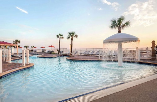 Seminole Park Hotel | Atlantic Beach Studio w/Kitchen l Pools, BBQ Area near Daytona Speedway