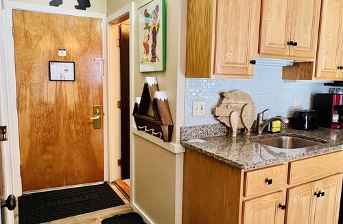 Bartlett Apartment | ATTITASH STUDIO🌟MOUNTAIN VIEW🌟STORYLAND🌟 POOLS🌟 NEWLY REMODELED