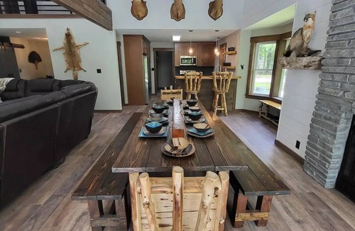 Queensbury House | August Dates Open! Private Pool & Arcade