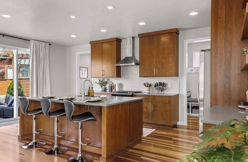 North End House | Aviation Themed- Hot Tub- Gas Firepit