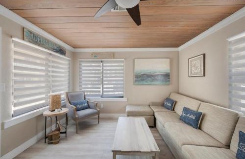 Madeira Beach Apartment | Awesome Florida Cottage - 2b 1b - Surf Song #113