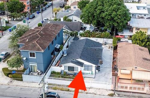 Little Havana House | B4 Best Value on Private Bedroom with Private Bathroom in Little Havana, Miami