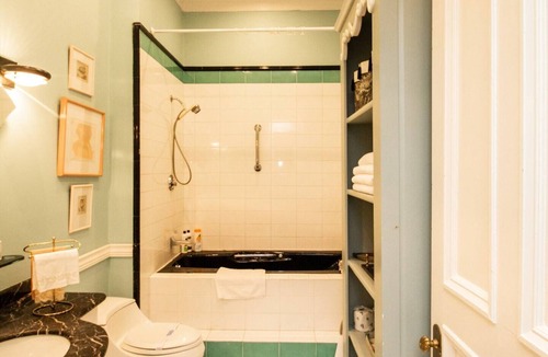 Back Bay Apartment | Back Bay Efficiency Unit, Pvt Bath, Kitchenette