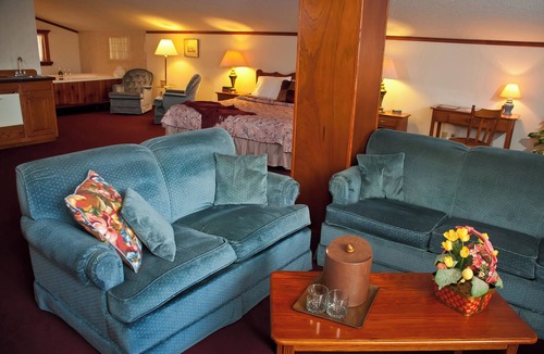 Eureka Springs Hotel | Bavarian Inn Lodge & Restaurant