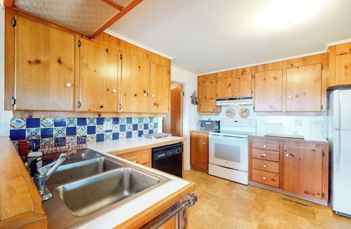 Port Clyde House | Bayfront house on Port Clyde Harbor with views, hot tub, beach access