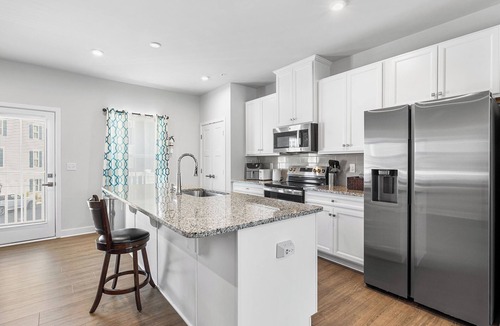 Bayside House | Bayside Retreat | Luxury Resort w/Pools/Amenities