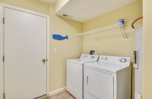 Selbyville House | Bayville Shores Home Overlooking the Water w/Shared Pool, Free WiFi
