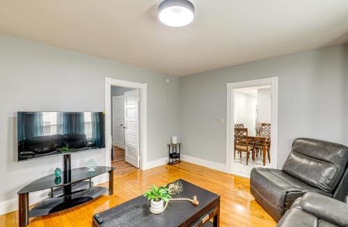 Manchester Apartment | BBQ Ready: Historic Apt 3 Mi to Dtwn Manchester