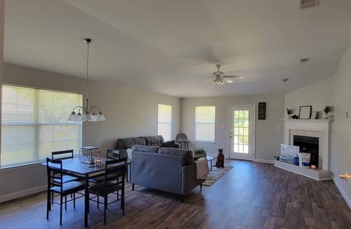 Foley House | Beach, Theme park(OWA), boat launch, shopping