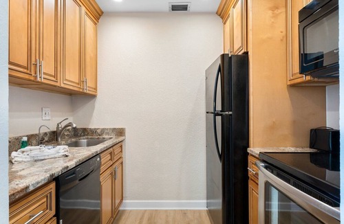 Madeira Beach Condo | Beach View 1b 1b - Balcony - King - Surf Song #346