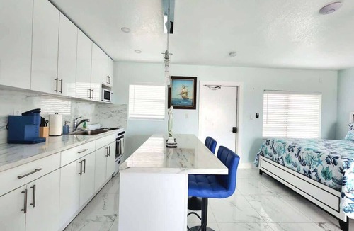 Melbourne Beach Apartment | Beachfront Apartment w/Ocean Views & Full Kitchen
