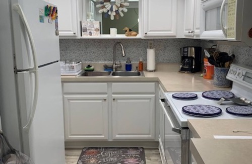Ocean Shores Condo | Beachfront Condo at quiet end of Ormond Beach. Snowbirds Welcome !