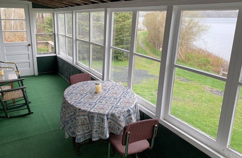 Salsbury Cove Cottage | BEACHFRONT COTTAGE ON FRENCHMAN'S BAY Sleeps 7! Only 5 miles from ACADIA!