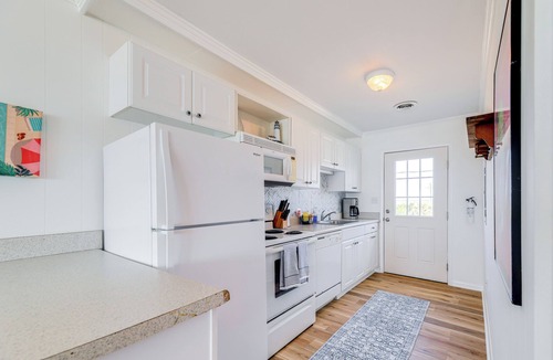 Indian Beach House | Beachfront Emerald Isle Vacation Rental w/Deck!