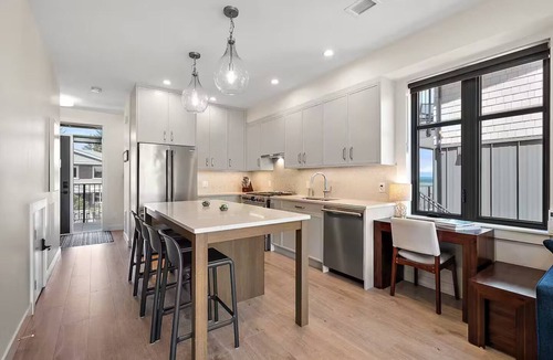 Black Creek House | Beachfront Luxury, Well-Stocked, Sleeps 6