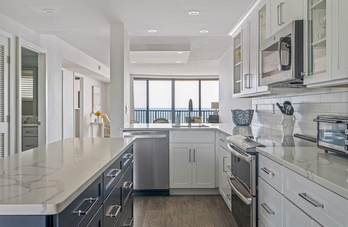 Bethany Beach Condo | Beachfront, Newly Renovated Edgewater Building Condo