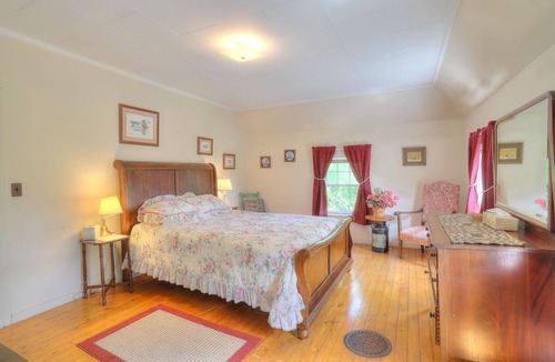 Rangeley House | Beauregard - come unwind in this secluded farmhouse