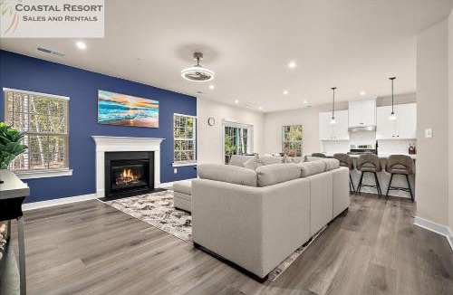 Bayside House | Beautiful 5 Bedroom Home in America's Coolest Small Town!
