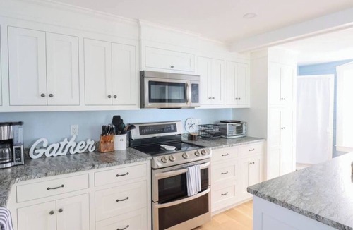 York Beach House | Beautiful Beachfront 6 bedroom vacation home